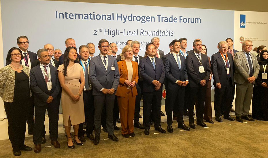 
			      El consejero de Industria, Energía y Minas, Jorge Paradela, en el segundo encuentro de la Plataforma Internacional del Comercio del Hidrógeno que...
			  